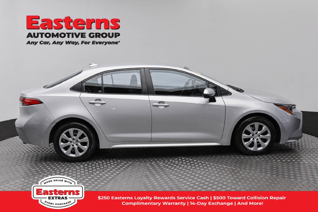Used 2024 Toyota Corolla LE FWD image 5