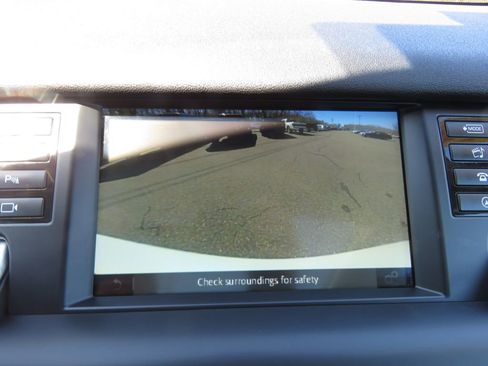 Used 2019 Land Rover Discovery Sport HSE image 25