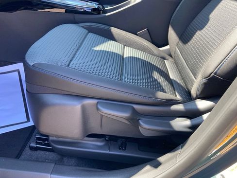 New 2026 Chevrolet Trax LT w/ LT Convenience Package FWD image 4