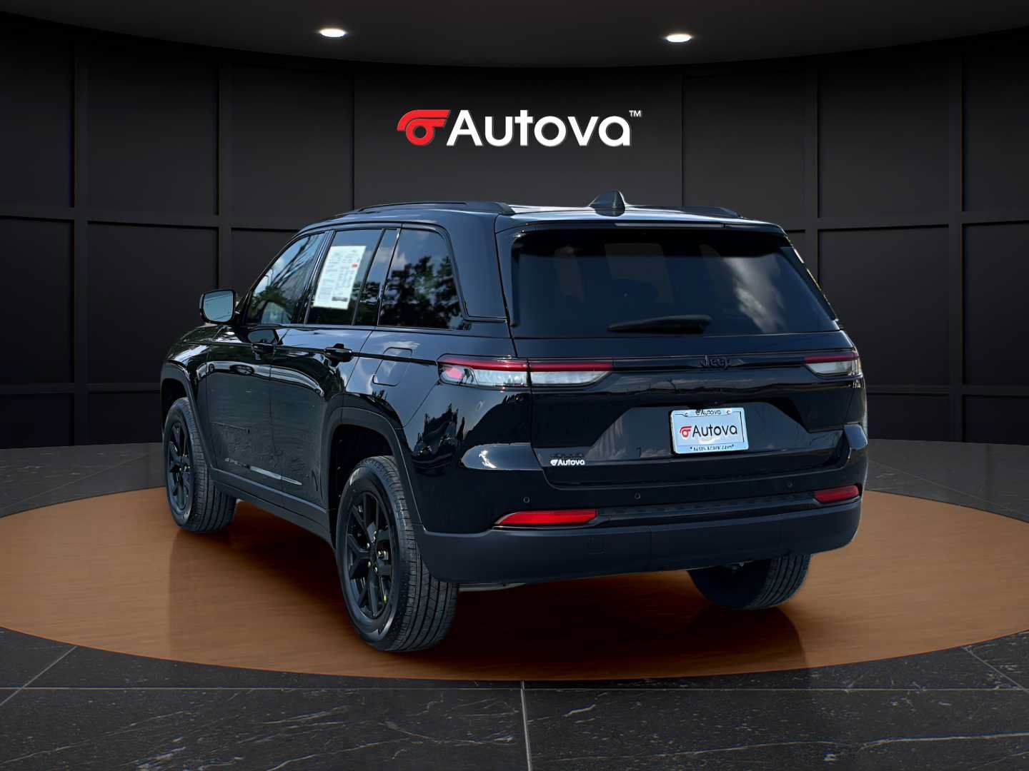 Used 2025 Jeep Grand Cherokee Altitude AWD/4WD image 3