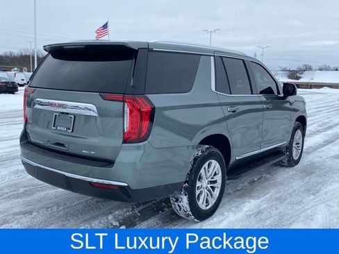 Used 2024 GMC Yukon SLT w/ SLT Luxury Package image 4