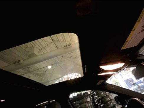 Certified 2023 BMW 330i Sedan w/ Convenience Package image 21