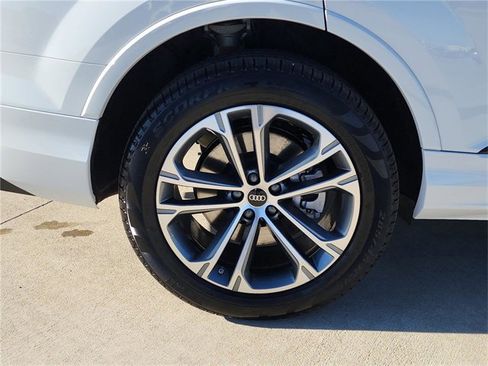 New 2026 Audi Q7 2.0T Premium image 9