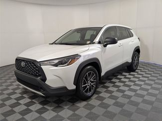 Used 2024 Toyota Corolla Cross L video 2