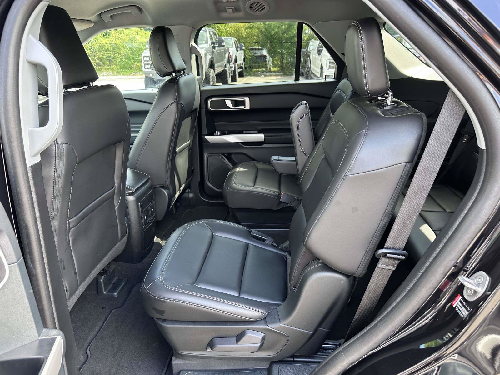 Certified 2023 Ford Explorer XLT w/ Equipment Group 202A AWD/4WD image 13