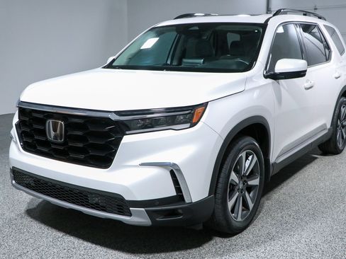 Used 2025 Honda Pilot Touring image 34