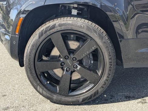 New 2026 Land Rover Defender 110 X-Dynamic SE image 12