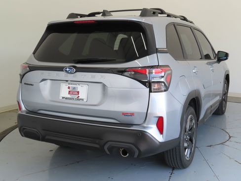 Used 2025 Subaru Forester Limited AWD/4WD image 4