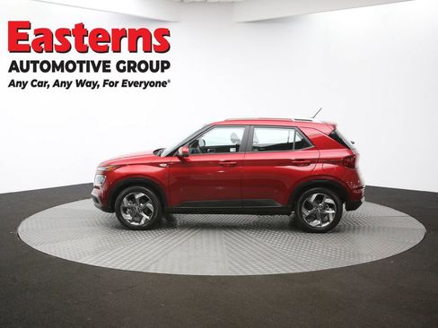 Used 2024 Hyundai Venue SEL image 60