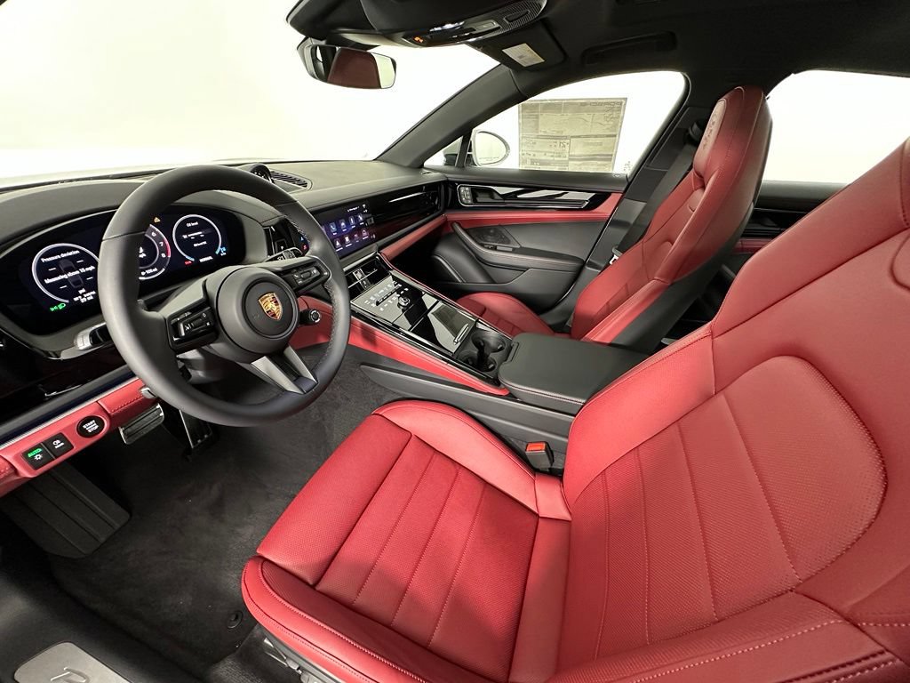 Used 2026 Porsche Panamera RWD image 4