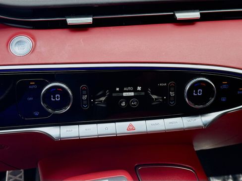 Used 2022 Genesis GV70 3.5T Sport w/ Sport Prestige Package image 15