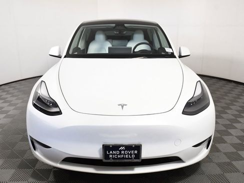Used 2023 Tesla Model Y Long Range image 10