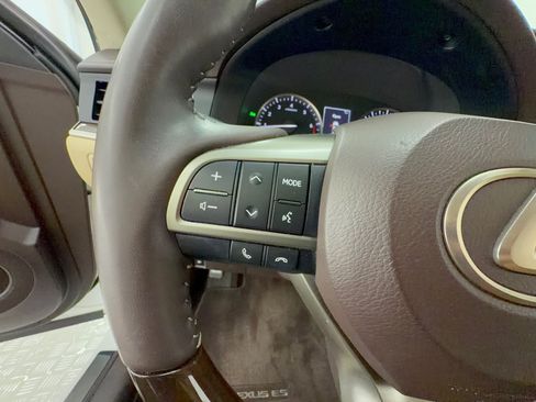 Used 2018 Lexus ES 350 w/ Premier Package FWD image 18