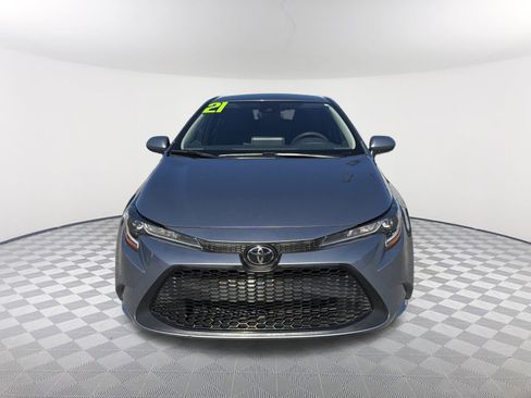 Used 2021 Toyota Corolla LE image 2
