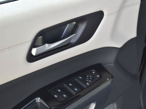 Used 2025 Nissan Pathfinder SL FWD image 22