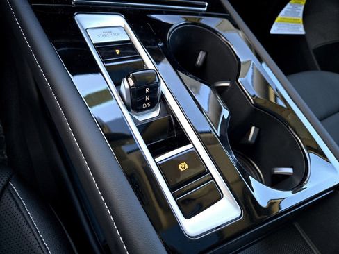 New 2025 Volkswagen Atlas SEL image 15