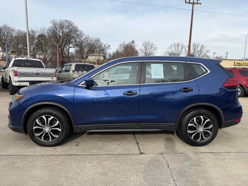Used 2017 Nissan Rogue S image 4