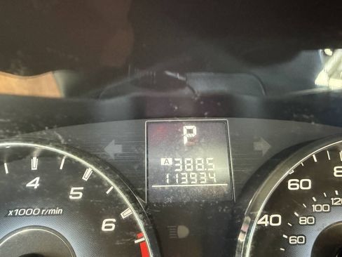 Used 2010 Subaru Outback 2.5i Premium AWD/4WD image 18