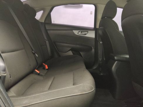 Used 2021 Kia Forte LXS FWD image 19