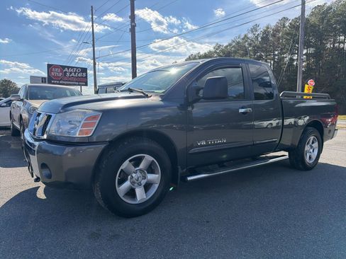 Used 2006 Nissan Titan SE image 1