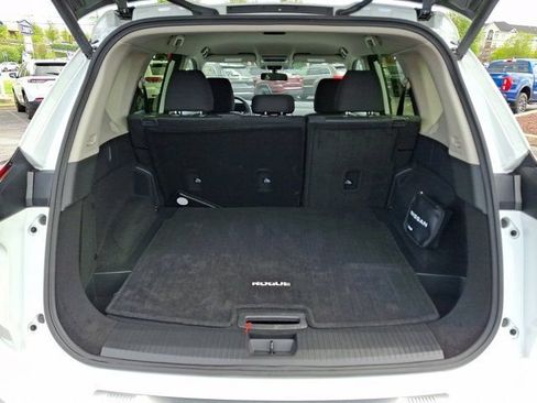 Used 2025 Nissan Rogue SV AWD/4WD image 34