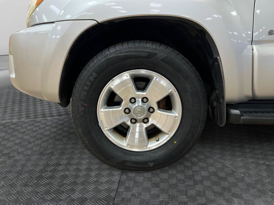 Used 2007 Toyota 4Runner SR5 AWD/4WD image 31
