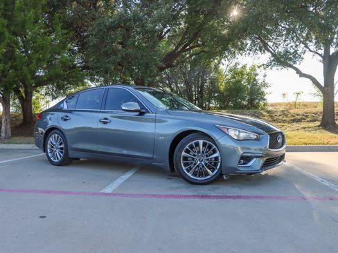 Used 2018 INFINITI Q50 Luxe RWD image 1