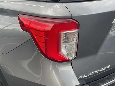 Used 2021 Ford Explorer Platinum w/ Premium Technology Package RWD image 10