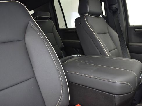 New 2025 Chevrolet Suburban Premier image 26