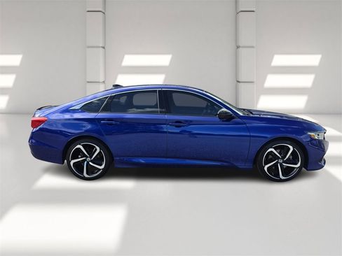 Used 2022 Honda Accord Sport image 3