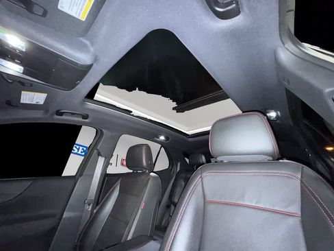 Used 2022 Chevrolet Equinox RS w/ RS Leather Package image 18