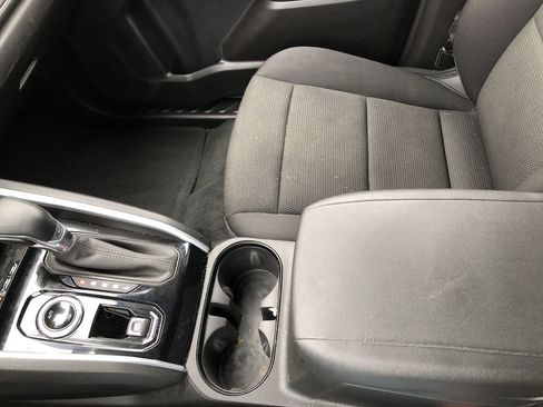 Used 2023 Chevrolet Colorado LT w/ LT Convenience Package II image 17