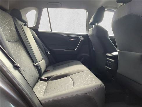 Used 2020 Toyota RAV4 XLE image 24