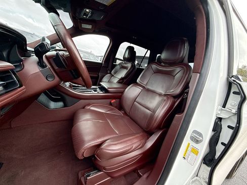 Used 2023 Lincoln Aviator Black Label w/ Jet Package image 23