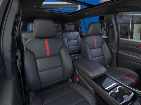 Certified 2024 Chevrolet Traverse RS w/ LPO, Floor Liner Package image 16