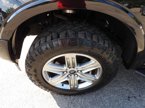 Used 2019 Ford F150 XLT w/ Equipment Group 302A Luxury AWD/4WD image 21
