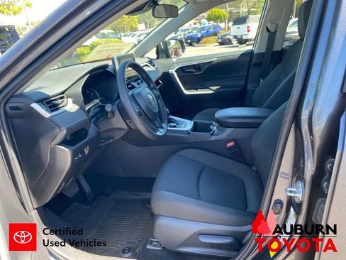 Certified 2025 Toyota RAV4 LE AWD/4WD image 31