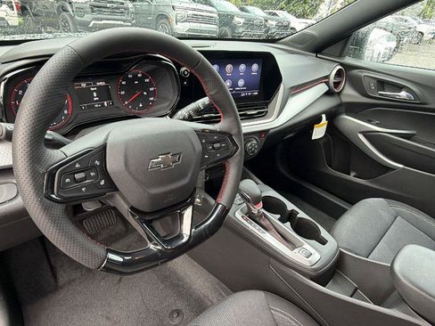 New 2026 Chevrolet Trax RS w/ Sunroof Package FWD image 4