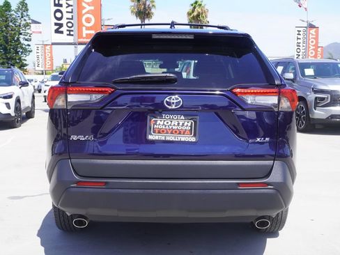 Used 2023 Toyota RAV4 XLE w/ Convenience Package FWD image 6