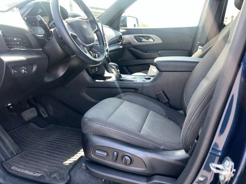 Used 2023 Chevrolet Traverse LT FWD image 13
