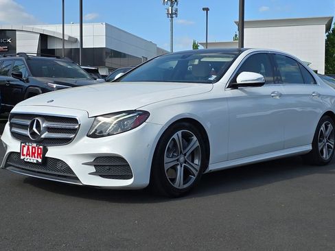 Used 2017 Mercedes-Benz E 300 4MATIC image 44