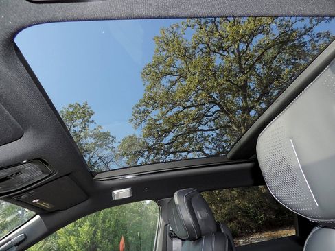 New 2026 Cadillac Lyriq Premium Luxury image 9