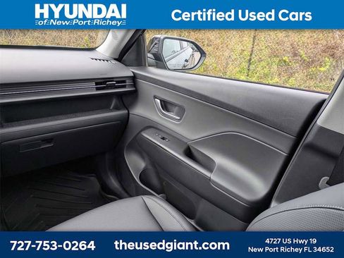 Used 2026 Hyundai Kona SEL Premium image 19