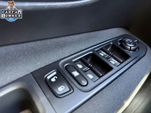 Used 2021 Jeep Renegade Latitude AWD/4WD image 28