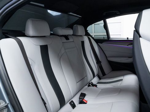 Used 2021 BMW M5 w/ Executive Package image 22