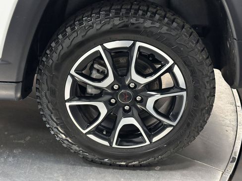 Used 2025 Jeep Compass Trailhawk AWD/4WD image 19