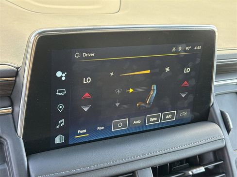 Used 2024 Chevrolet Suburban LT image 37