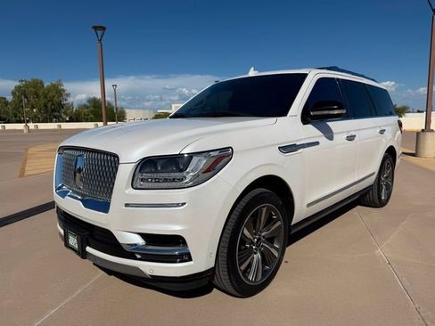 Used 2018 Lincoln Navigator Reserve w/ Technology Package AWD/4WD image 4