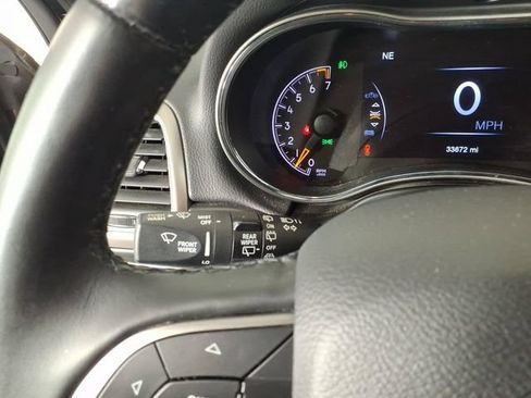 Used 2019 Jeep Grand Cherokee Limited AWD/4WD image 19