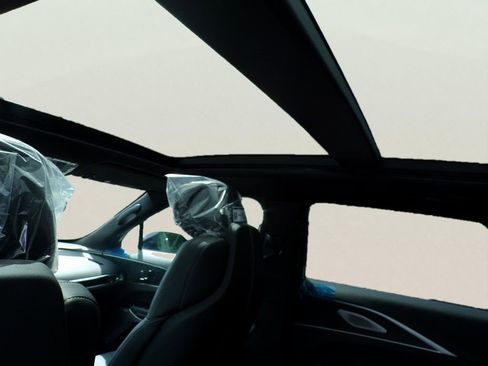 New 2025 Cadillac Lyriq Sport image 8